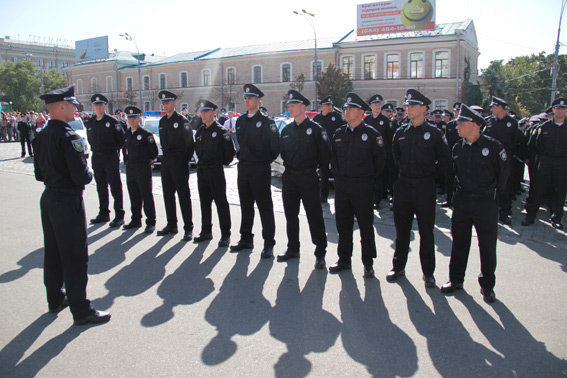 Полициейские Харькова принимают присягу, 26 сентября 2015 г.
