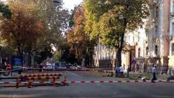 На месте мощного взрыва в управлении СБУ в Одессе. Видео