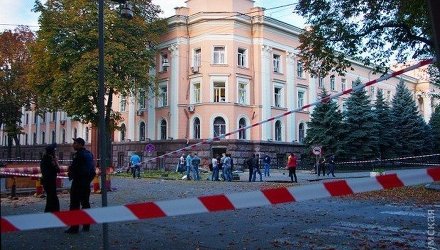 Разрушения в Одессе после подрыва здания СБУ