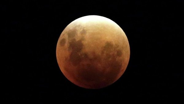 Небесное явление под названием Кровавая Луна