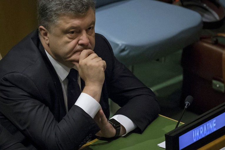 Президент Украины Петр Порошенко во время 70-й сессии Генеральной Ассамблеи Организации Объединенных Наций в штаб-квартире ООН в Нью-Йорке, перед выступлением Владимира Путина.
