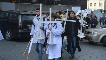 Митинг студентов-медиков под Кабмином