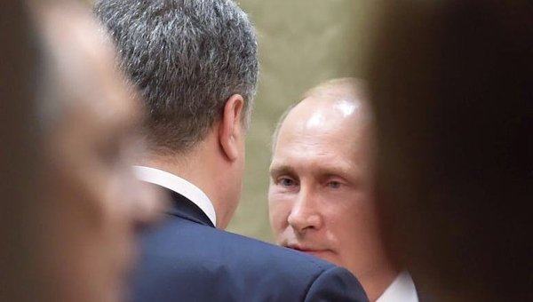 Петр Порошенко и Владимир Путин на переговорах в Минске
