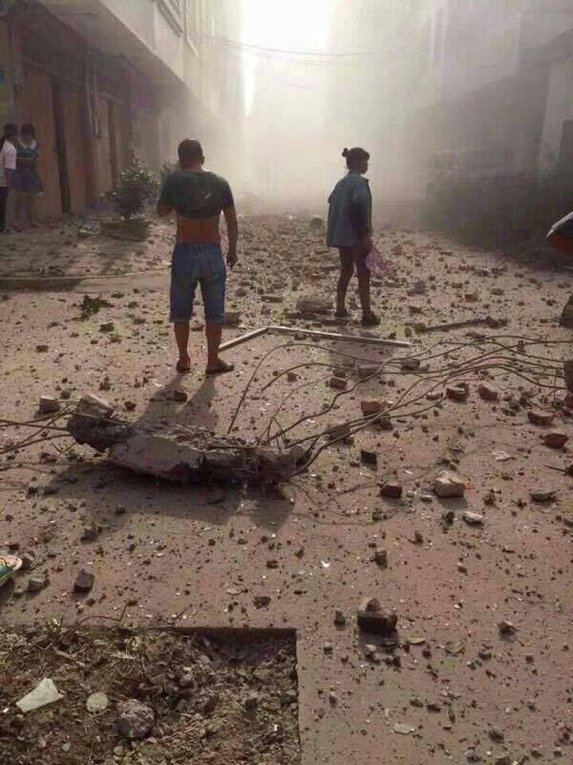Взрыв прогремел в жилом здании в уезде Лючэн.