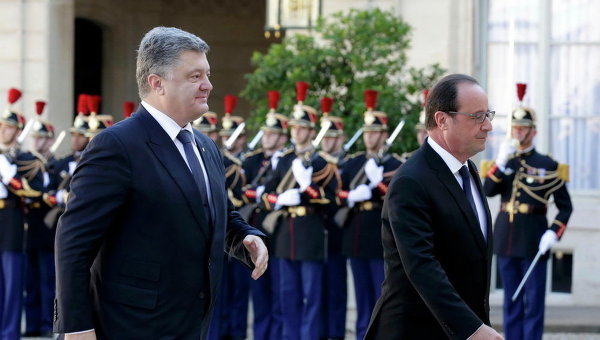 Президент Украины Петр Порошенко и президент Франции Франсуа Олланд на встрече нормандской четверки в Париже