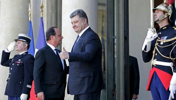 Президент Украины Петр Порошенко и президент Франции Франсуа Олланд на встрече нормандской четверки в Париже
