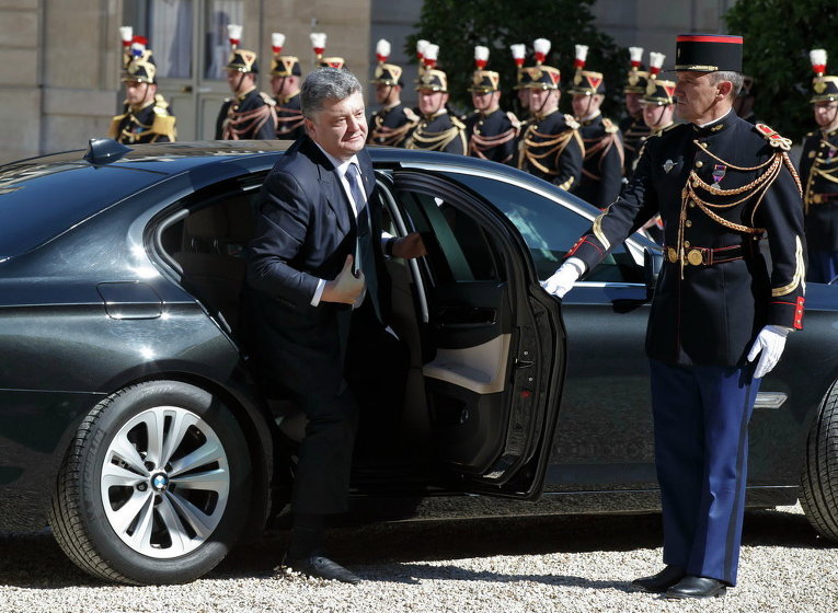 Президент Украины Петр Порошенко прибыл на встречу нормандской четверки в Париже