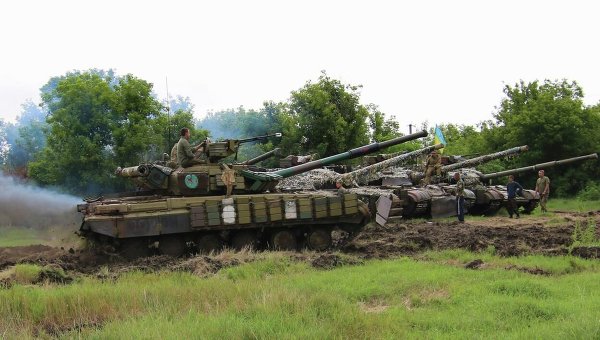 Отвод вооружений ВСУ в Луганской области (возле поселка Счастье). Архивное фото