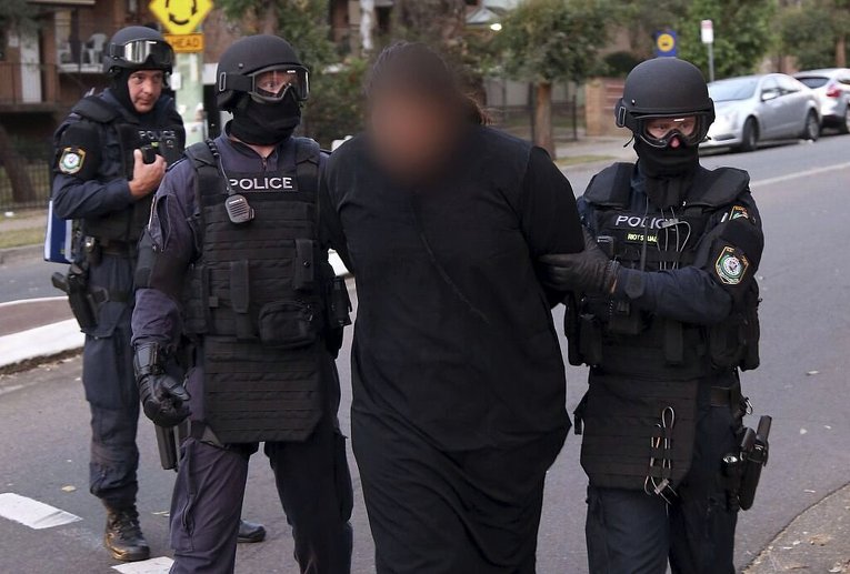 Полиция Австралии задержала четырех подозреваемых в причастности к стрельбе в Сиднее