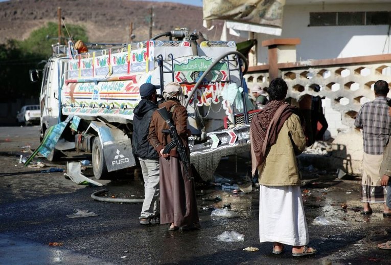 Последствия взрыва в одной из мечетей столице Йемена Сане