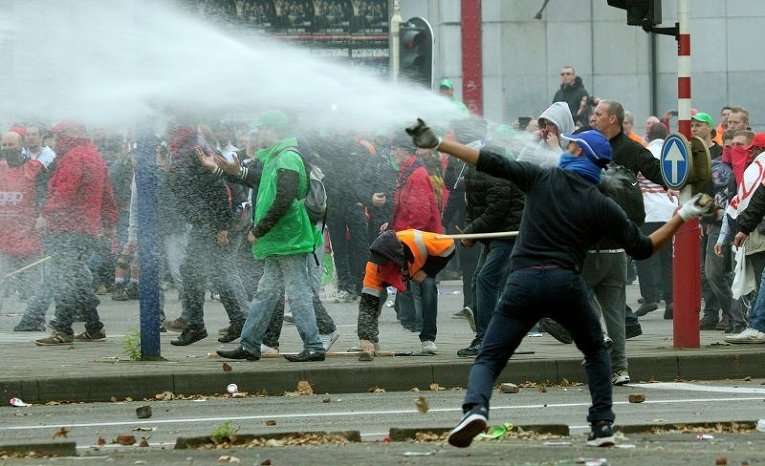 Беспорядки в Брюсселе во время митинга профсоюзов