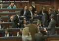 В парламенте Косово распылили слезоточивый газ