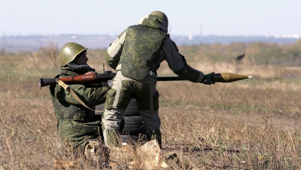 Учения ополченцев ДНР на окраине Донецка. Архивное фото
