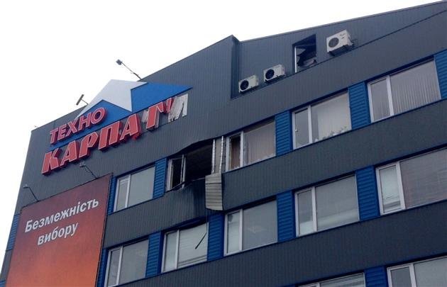 Обстрел торгового центра в Мукачево