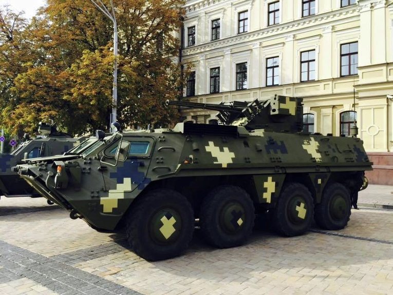 Выставка военной техники в Киеве ко Дню защитника Украины