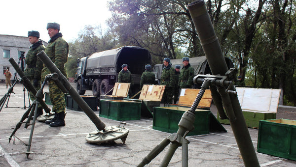 Отвод вооружений калибра менее 100 мм в Донбассе. Архивное фото