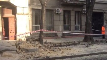 В центре Одессы обрушилась стена жилого дома