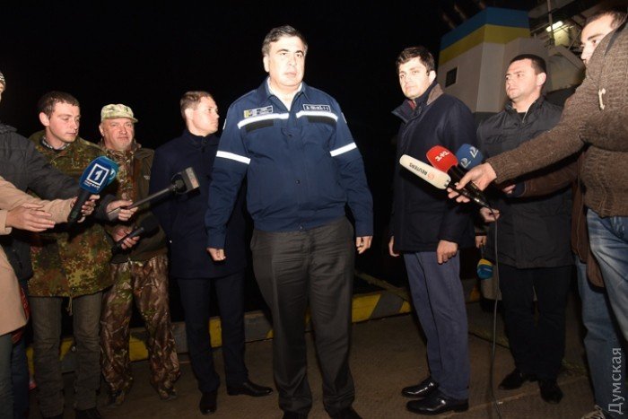 Саакашвили и Сакварелидзе провели брифинг по поводу крушения