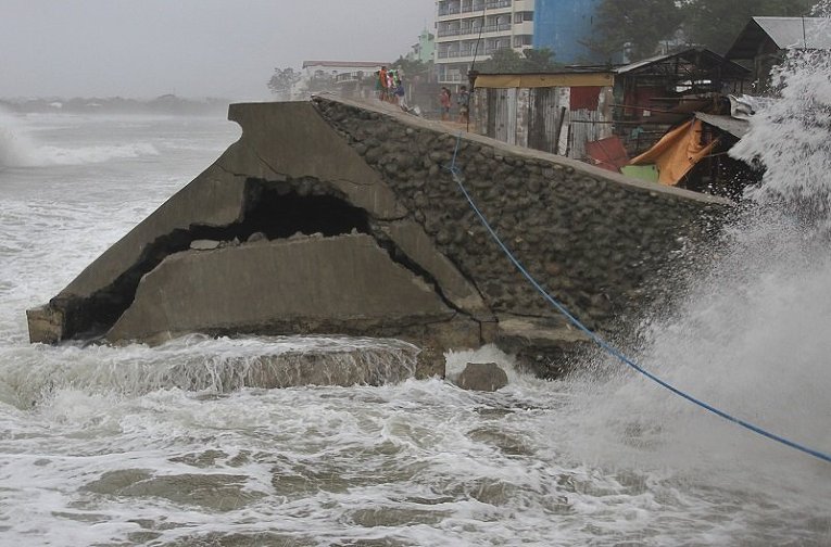 Наводнение в результате тайфуна Коппу на Филиппинах