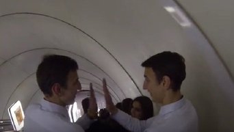 Близнецы в киевском метро