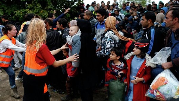Волонтеры обеспечивают безопасность для мигрантов в пограничной линии между Сербией и Хорватией