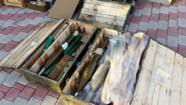 Тайник с боеприпасами, найденные в городе Счастье Луганской области