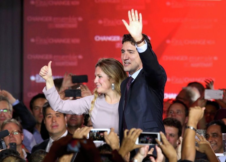 Лидер Либеральной партии Канады Джастин Трюдо с супругой, новый премьер-министр