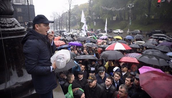 Олег Ляшко организовывает тарифный Майдан под стенами Кабмина
