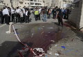 Израильские полицейские застрелили двух арабов, пытавшихся с ножами ворваться в автобус