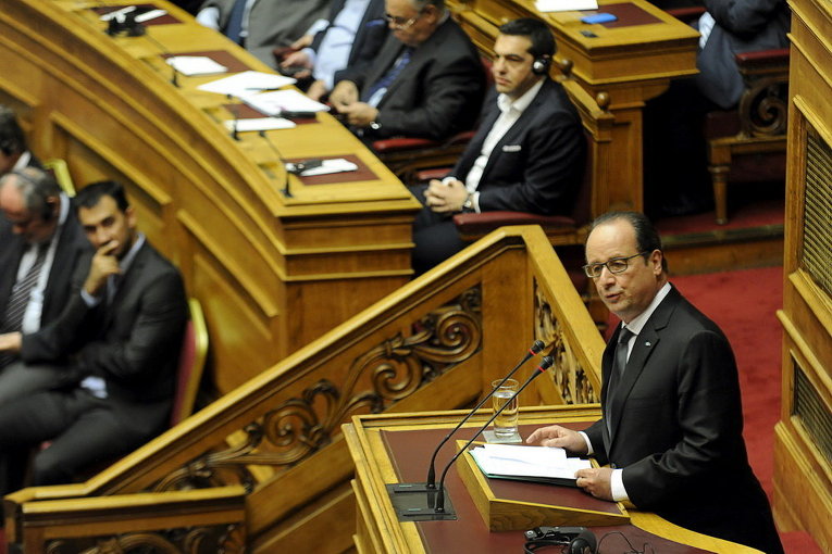 Президент Франции Франсуа Олланд выступил с речью перед греческим парламентом в Афинах