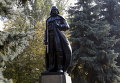 Памятник Дарту Вейдеру из Звездных войн, который был переделан из статуи Владимира Ленина в Одессе
