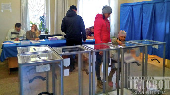 Голосование на местных выборах в Славянске Донецкой области