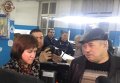 В Мариуполе руководитель типографии предлагает ТИК проводить выборы. Видео