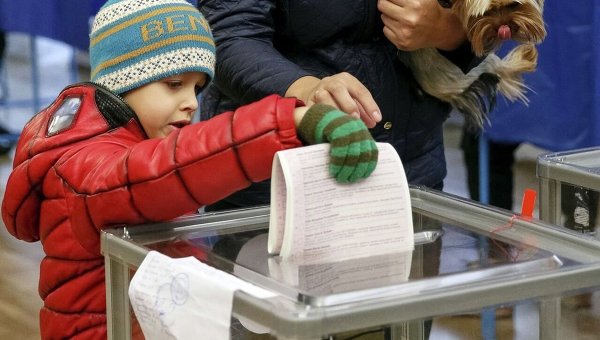 Местные выборы 2015: как голосовали в Украине. Архивное фото