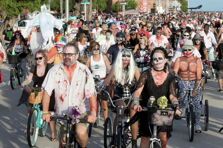 Велопробег зомби во Флориде.