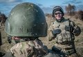 Учения артиллеристов на военном полигоне в Житомирской области
