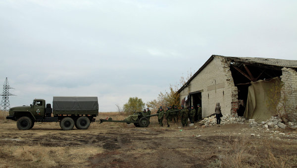 Отвод военной техники в ДНР. Архивное фото