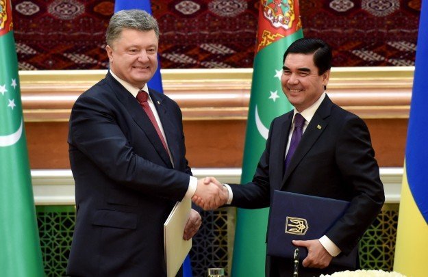 Президент Украины Петр Порошенко и президент Туркменистана Гурбангулы Бердымухамедов