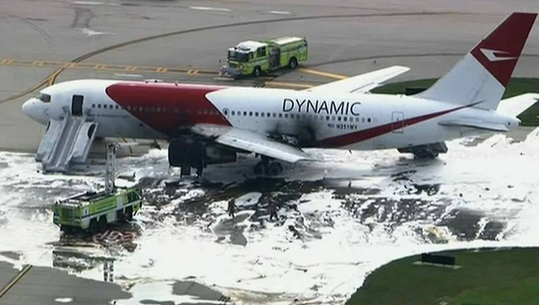 Пожар на борту Boeing в аэропорту Флориды