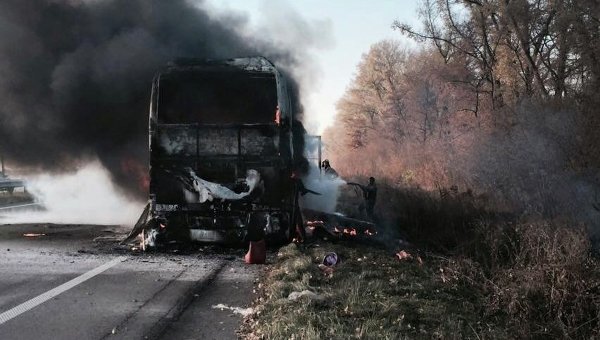 На трассе Харьков - Киев сгорел автобус