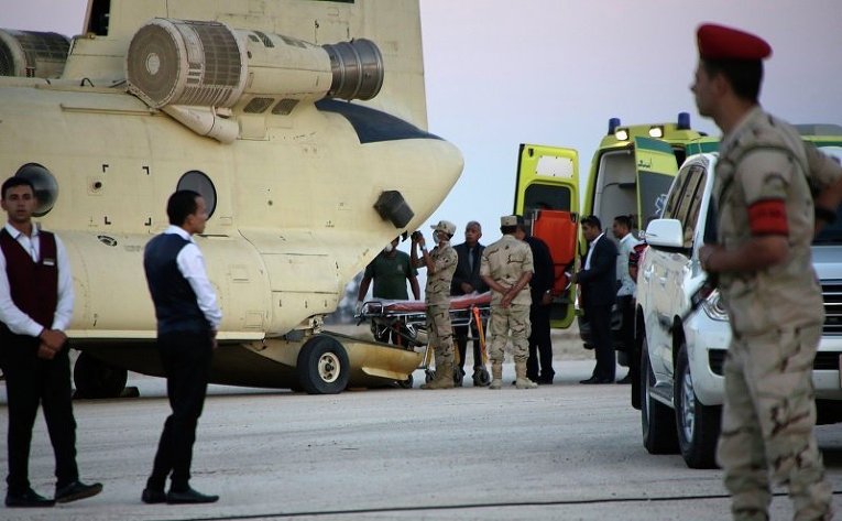 Эвакуация тел погибших в авиакатастрофе российского лайнера на территории Египта