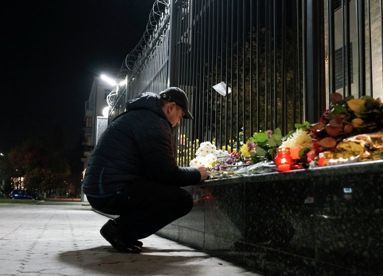 Соболезнования украинцев в связи с крушением российского самолета в Египте