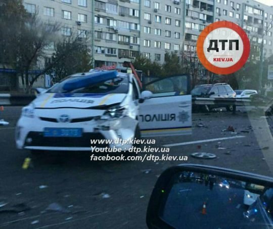 Масштабное ДТП в Киеве с участием патрульного авто