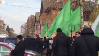 Доставка Корбана и протесты под судом в Чернигове. Видео