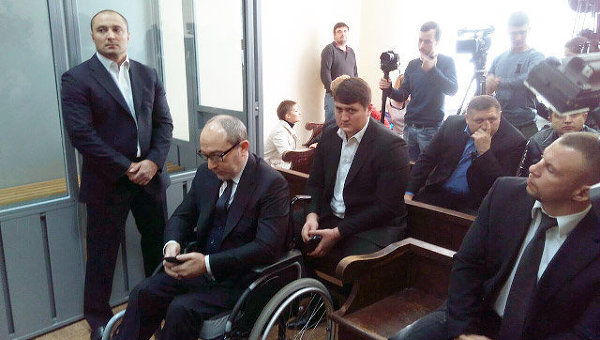 Геннадий Кернес в зале суда в Полтаве 2 ноября 2015 г.