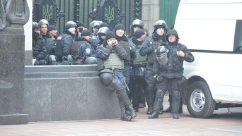 Милиция на митинге сторонников партии УКРОП под стенами Верховной Рады