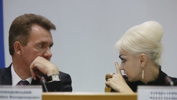 Михаил Охендовский и Жанна Усенко-Черная на заседании ЦИК 2 ноября.