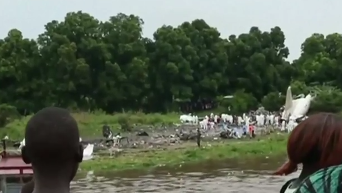 Крушение Ан-12 с российским экипажем в Южном Судане. Видео