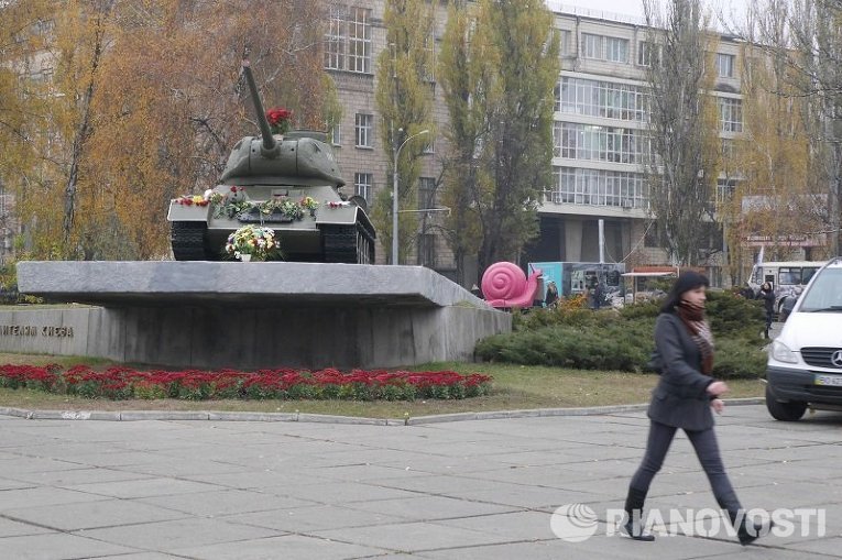 Памятник танку в Киеве