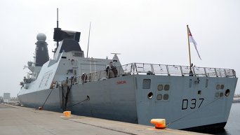Ракетный эсминец Королевского ВМФ Великобритании Duncan в акватории Черного моря